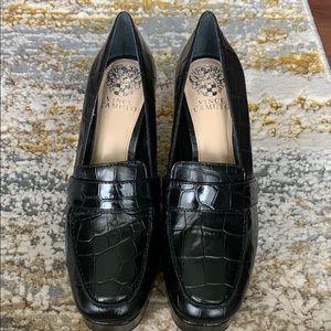 VINCE CAMUTO Mebrana Platform Pump (in black)